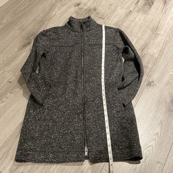 Banana Republic PETITES Long Jacket  with dual zipper and front pockets. - Picture 7 of 10